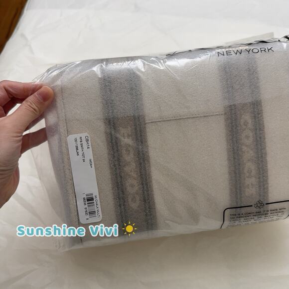 NWT Coach Smith Tote Bag 24 Crossbody In Leather/Gold/Chalk CBH14 - Picture 7 of 8